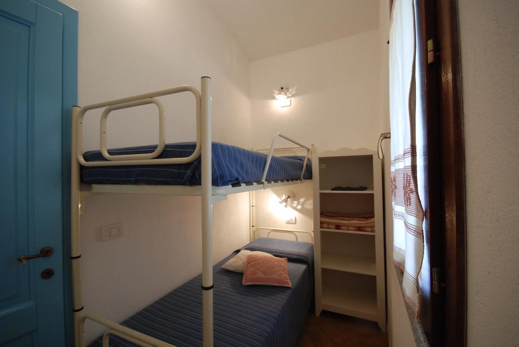 Is Cannisonis Torre dei Corsari Pokoj fotografie